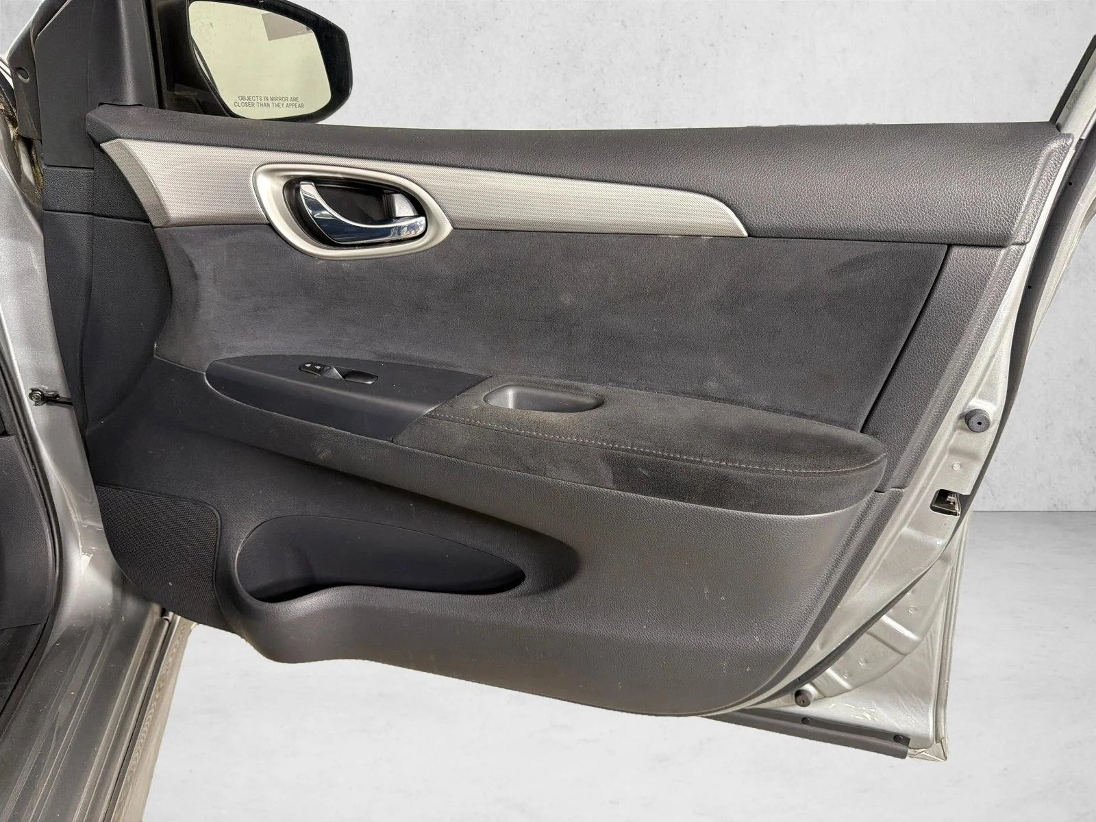 Used 2014 Black Nissan SR image 14