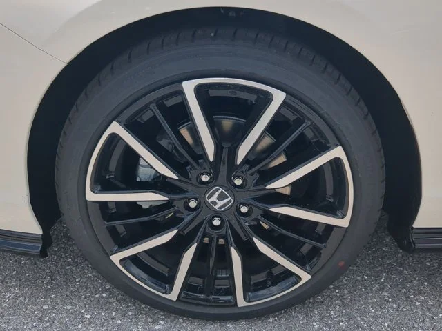 New 2026 Platinum White Pearl Honda Touring image 10