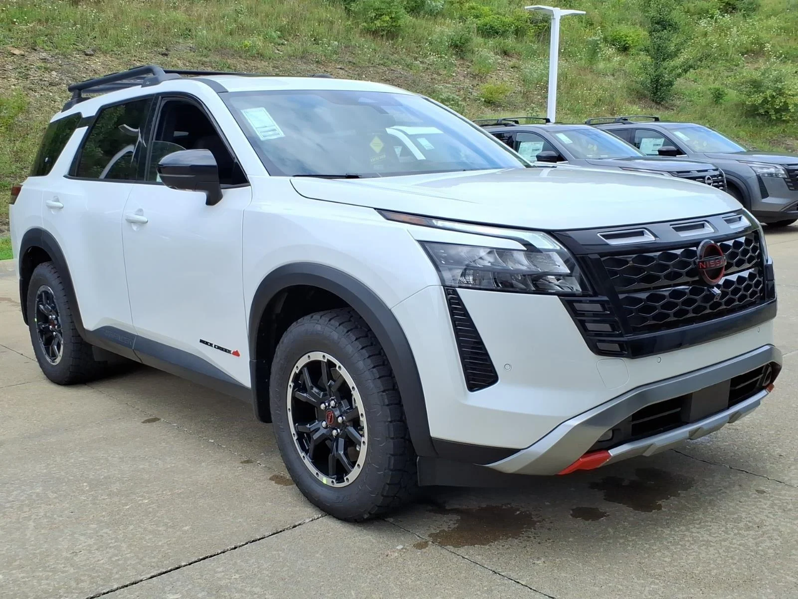 New 2026 Everest White Pearl Tricoat Nissan Rock Creek image 1