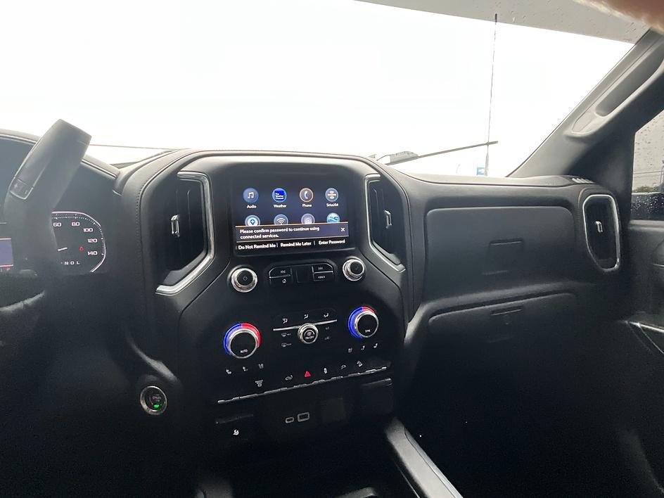 Used 2021 White GMC AT4 image 22