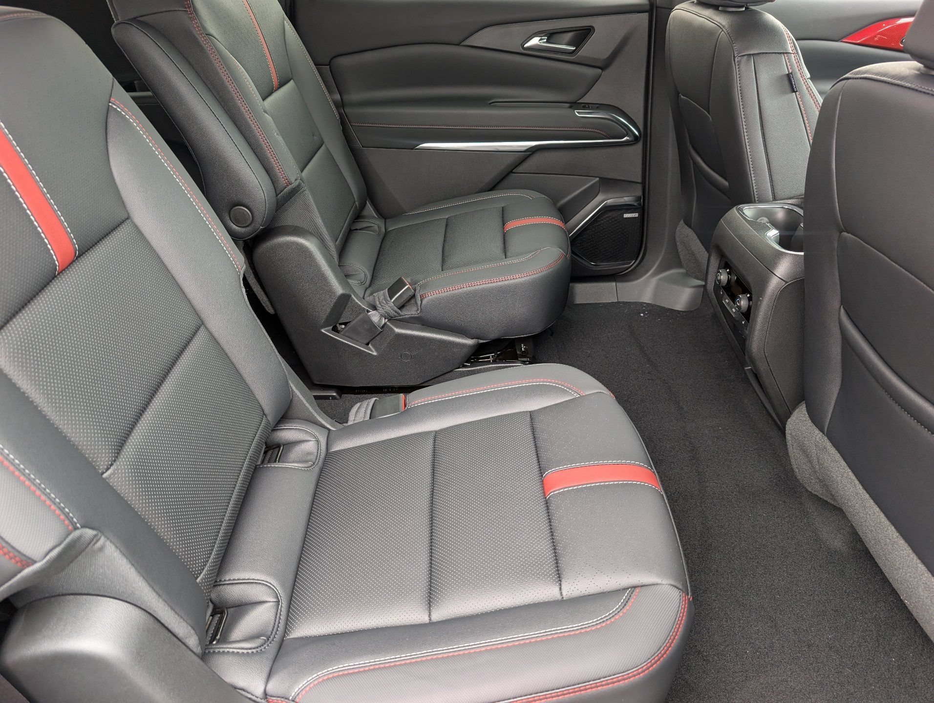 2026 Chevrolet Traverse RS - Photo 12