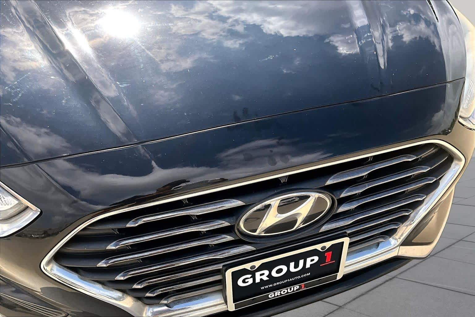 Used 2019 Phantom Black Hyundai SE image 28