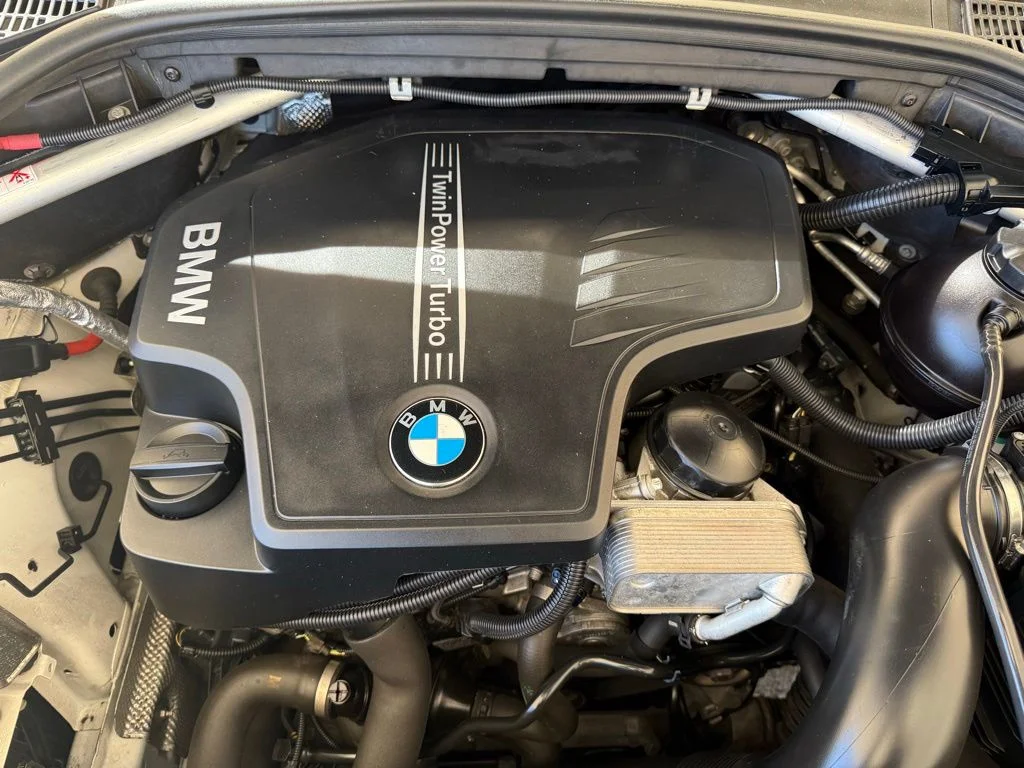 Used 2016 White Metallic BMW xDrive28i image 44
