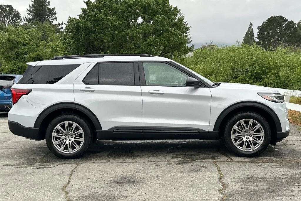 New 2026 White Metallic Ford Active image 3