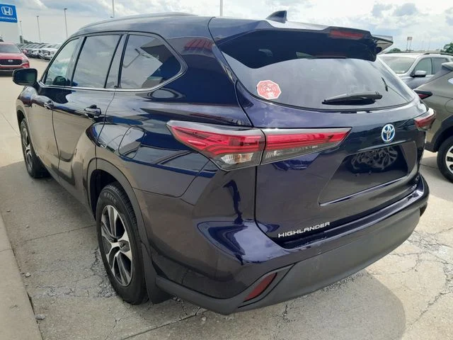 Used 2021  Toyota XLE image 7