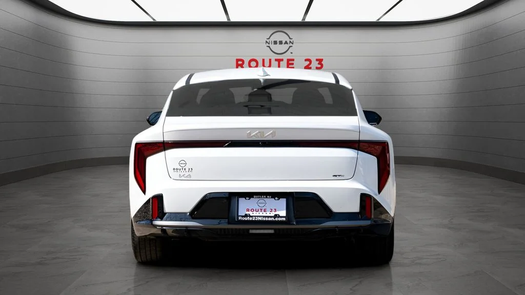 Used 2025 White Kia GT-Line image 7