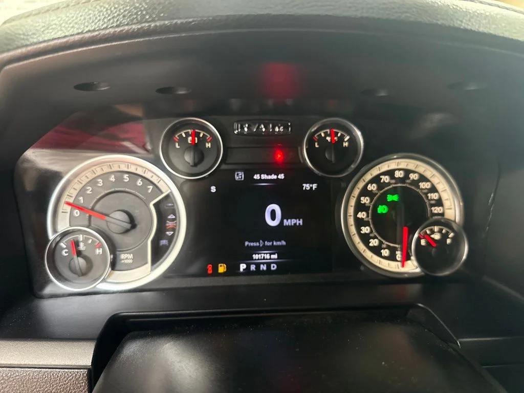 Used 2017 Brilliant Black Crystal Pearlcoat Ram Laramie image 24