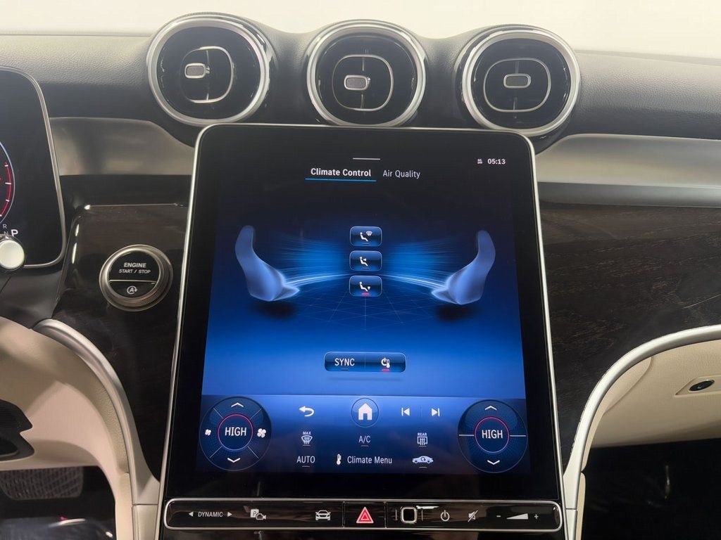 2025 Mercedes-Benz GLC Base - Photo 18