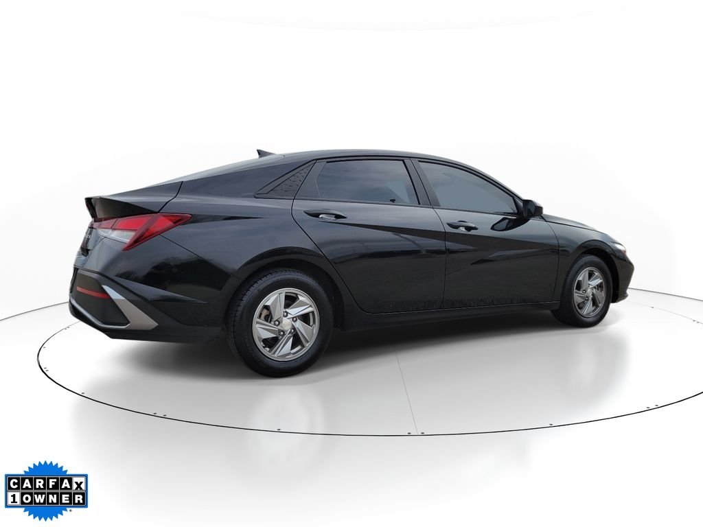 Used 2024 Black Hyundai SE image 4