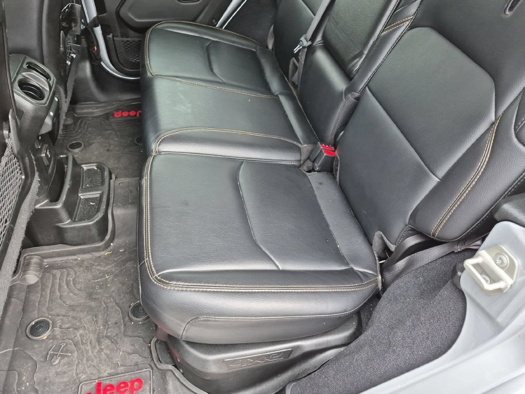 Used 2024 Silver Jeep Sahara 4xe image 17