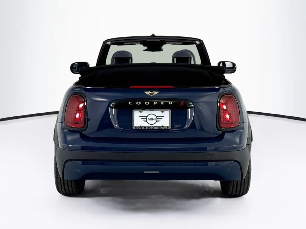 New 2026 Indigo Sunset Blue Metallic MINI Signature Plus image 6