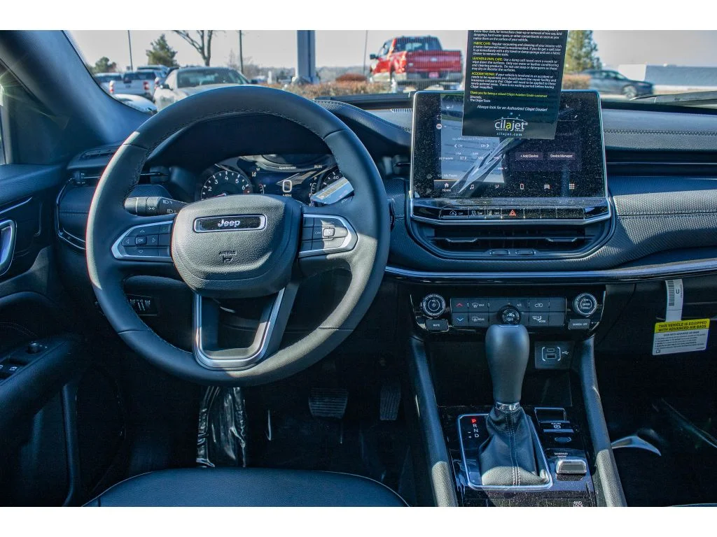 New 2026 Red Hot Pearlcoat Jeep Latitude Altitude image 18
