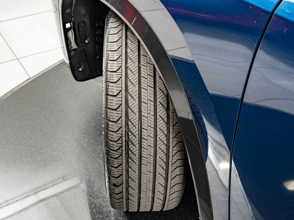 Used 2025 Blue Metallic BMW xDrive28i image 37