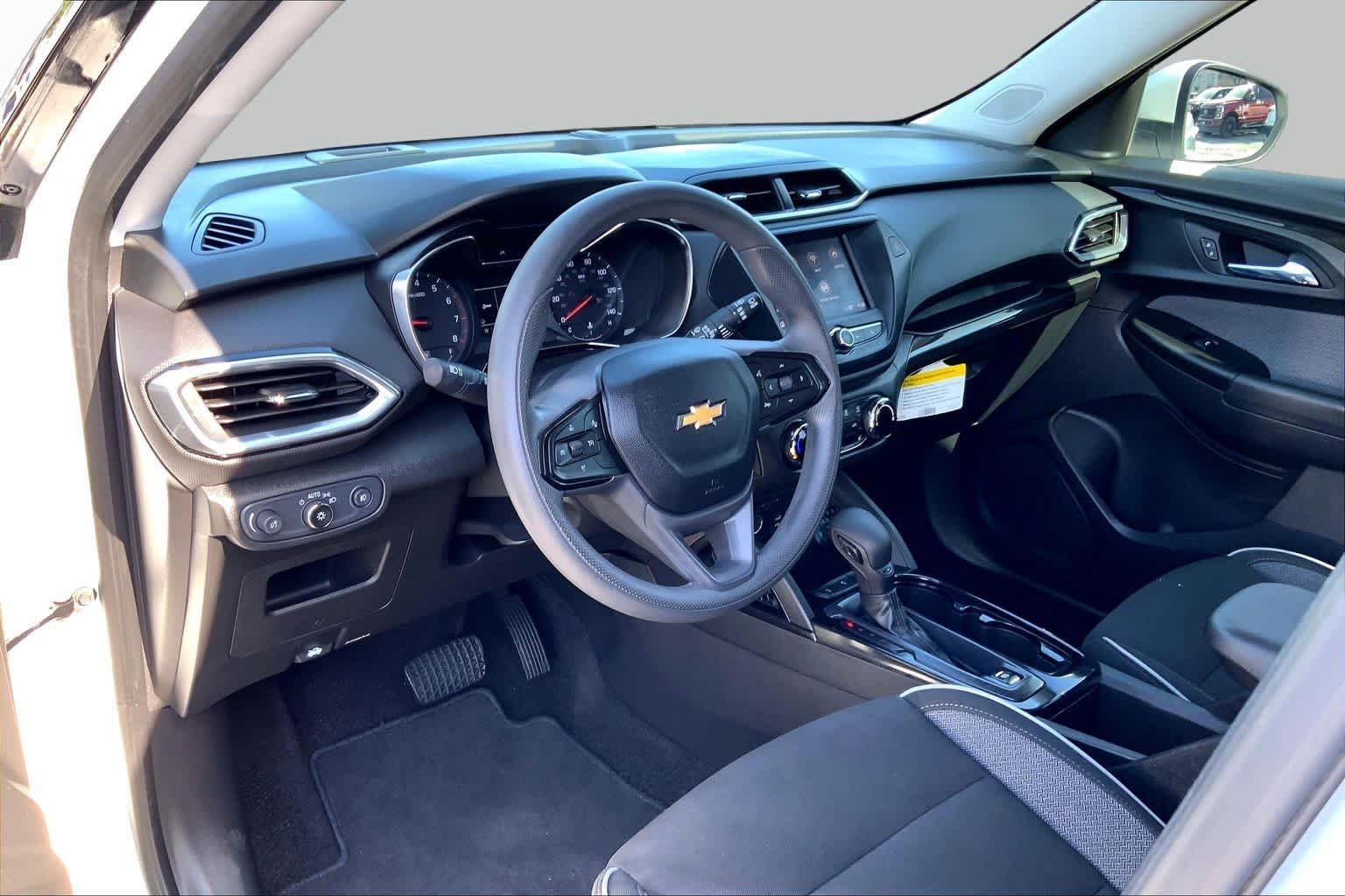 Used 2021 Summit White Chevrolet LT image 16