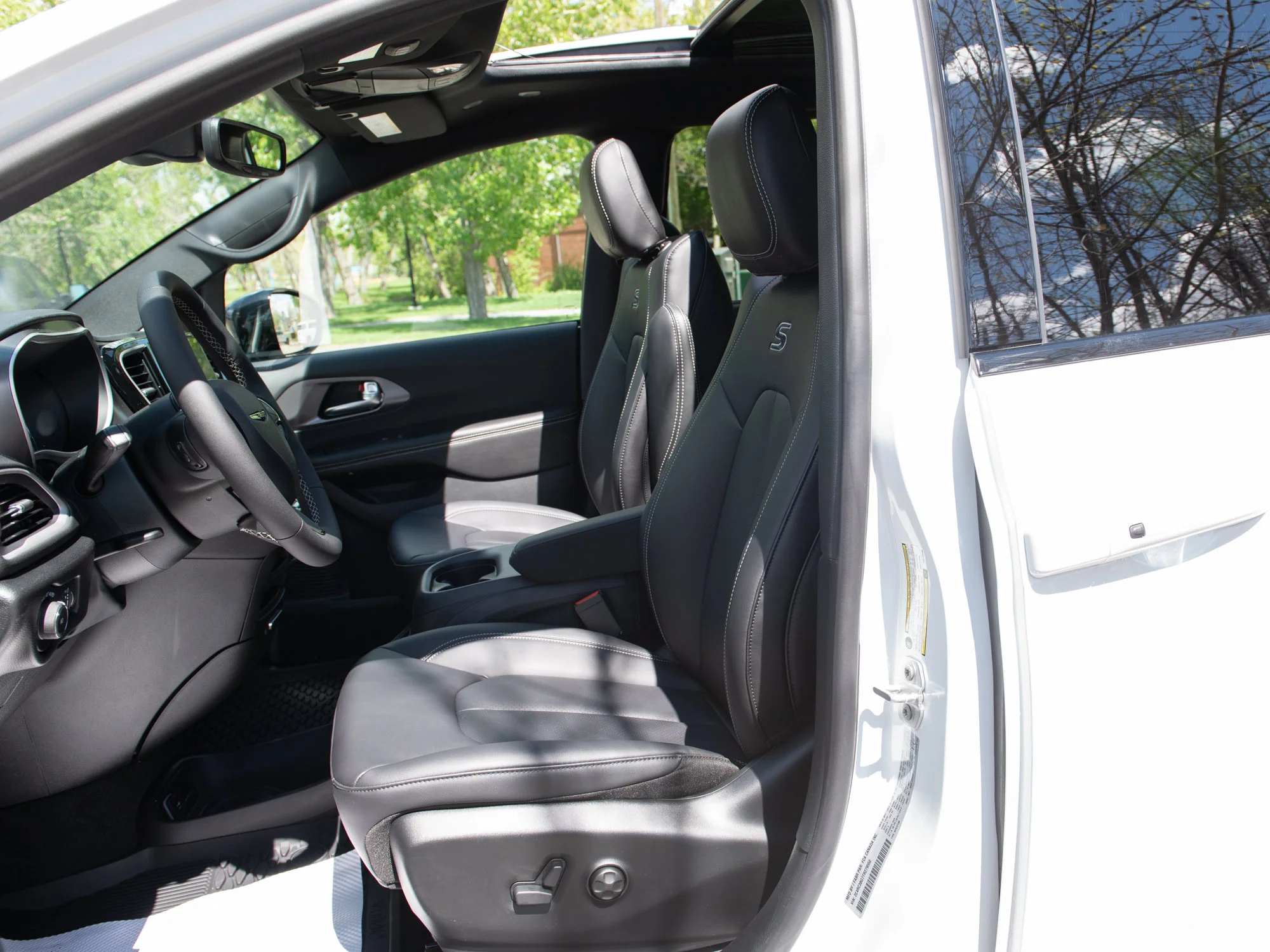 New 2026 White Chrysler Select* AWD image 19