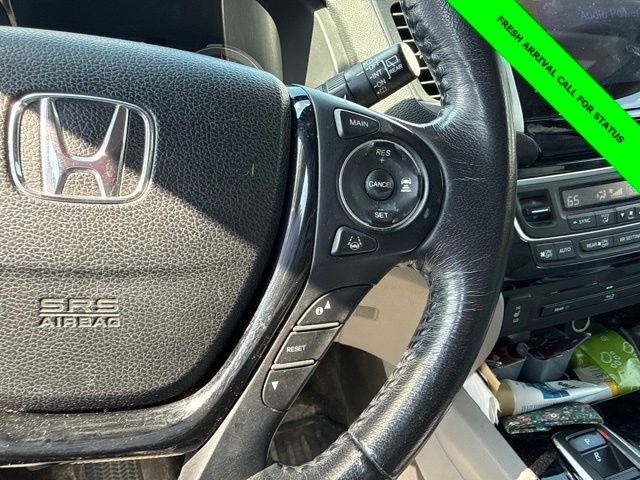 Used 2017 Lunar Silver Metallic Honda Touring image 35