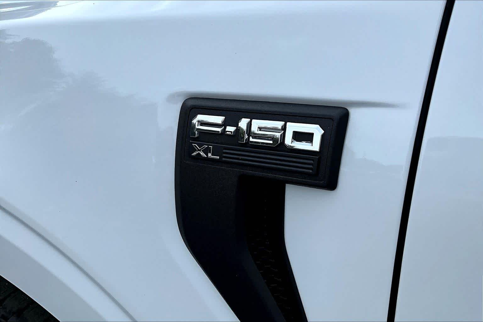 Certified Used 2023 Oxford White Ford XL image 9