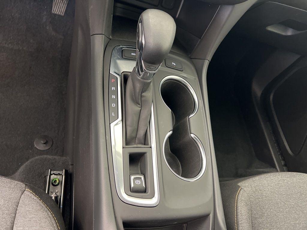 Used 2024 Summit White Chevrolet LT image 25