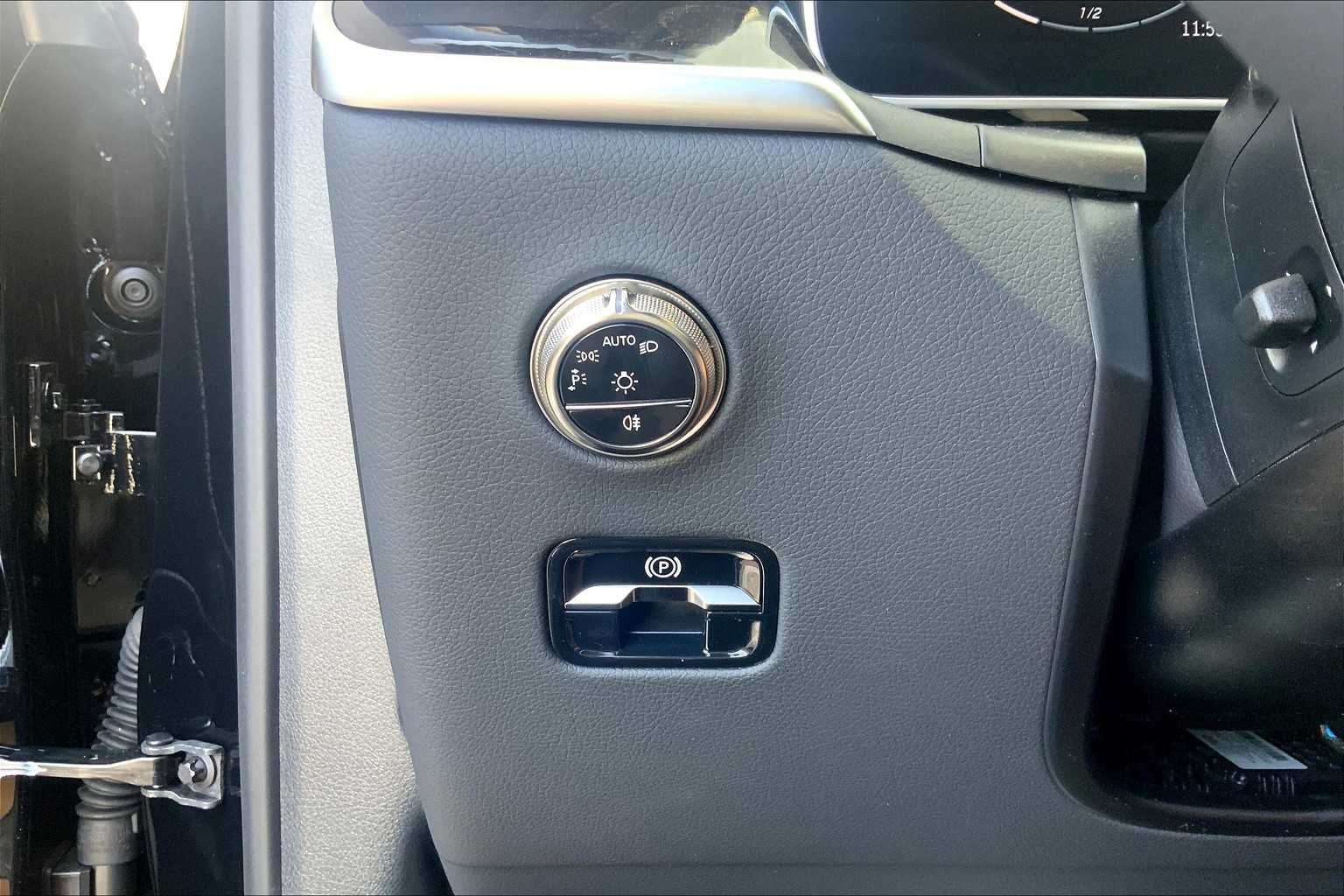 2025 Mercedes-Benz GLC Base - Photo 13