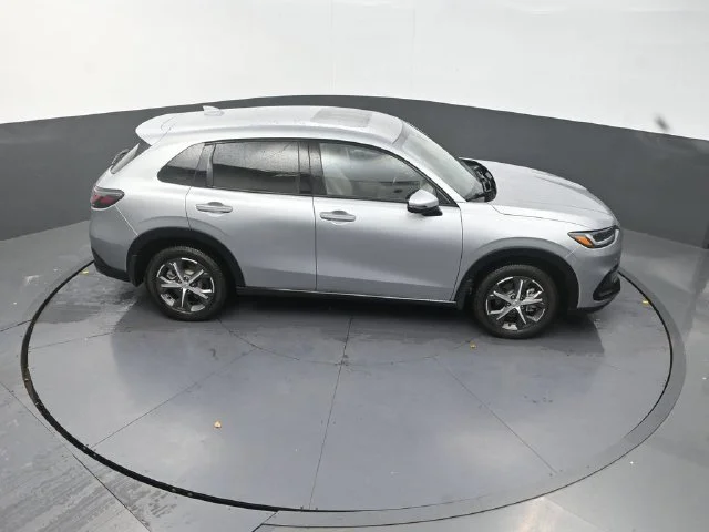Used 2023 Silver Honda EX-L image 18