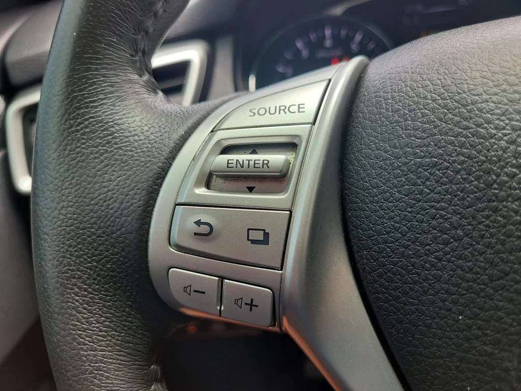 Certified Used 2016 Gray Nissan SL image 30