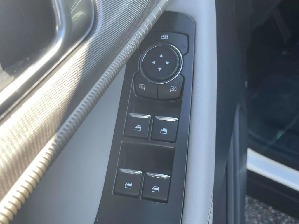 New 2026 Star White Metallic Tri-Coat Ford Active image 16