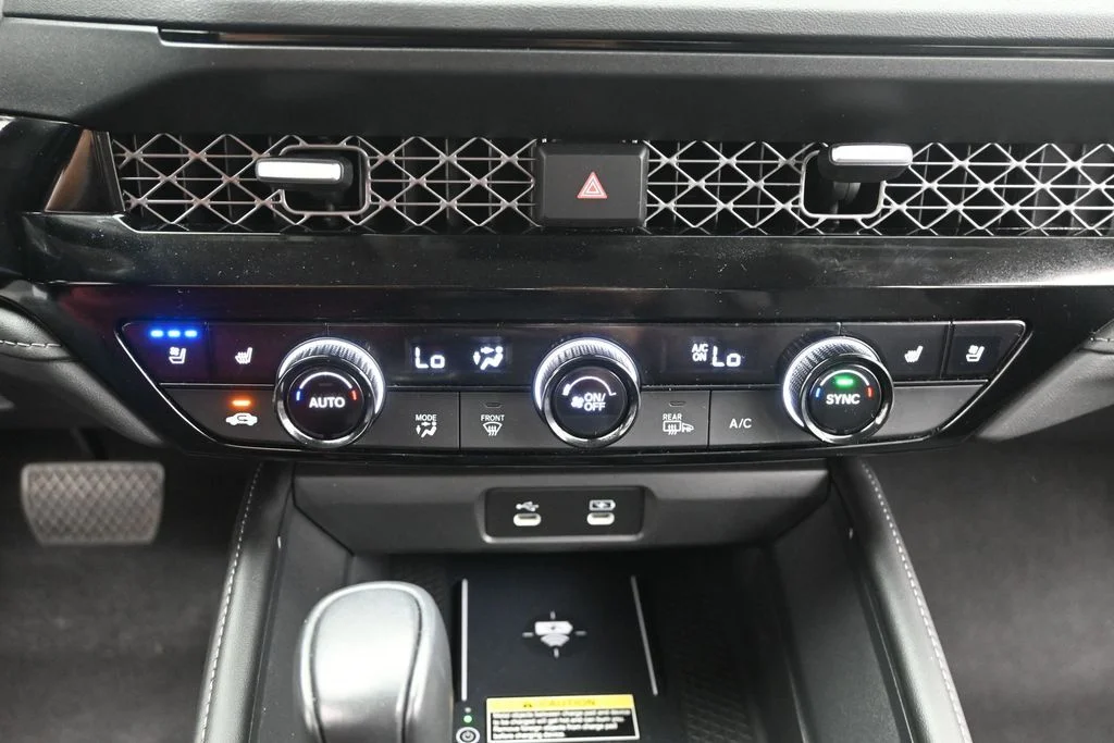 Used 2023 Platinum White Pearl Honda Touring image 16