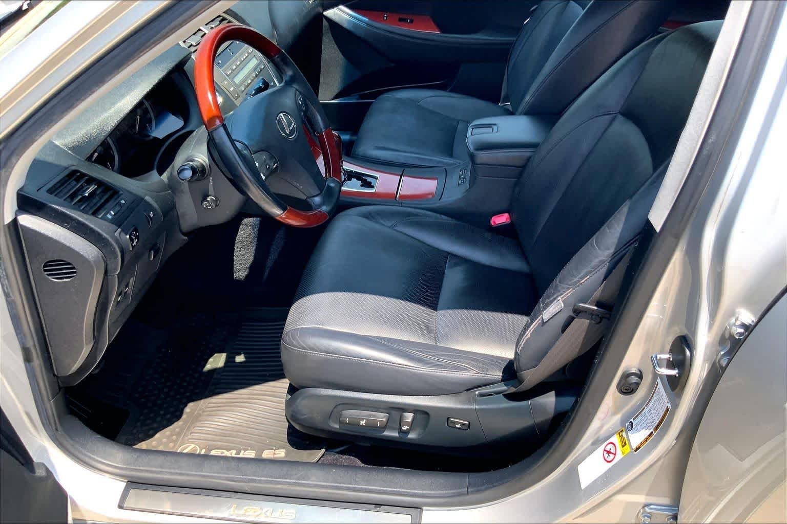 Used 2007 Tungsten Metallic Lexus  image 7