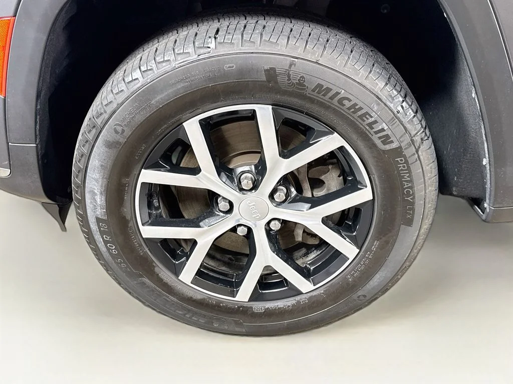 Used 2024 Gray Jeep Limited image 44