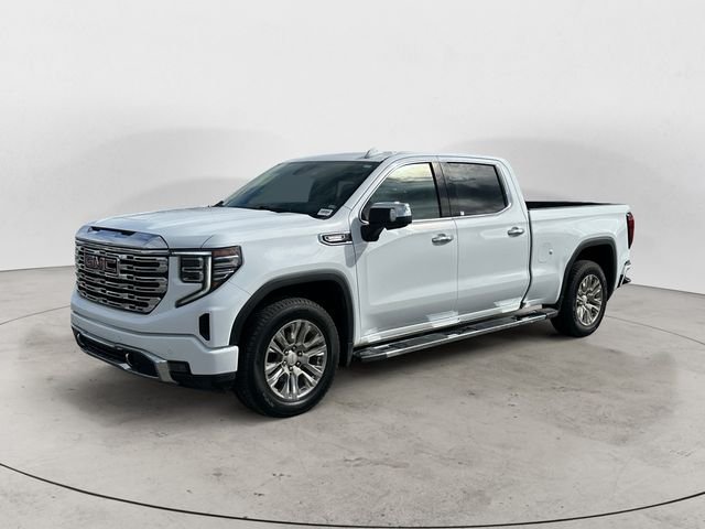 2023 GMC Sierra 4WD Crew Cab Short Box Denali's photo