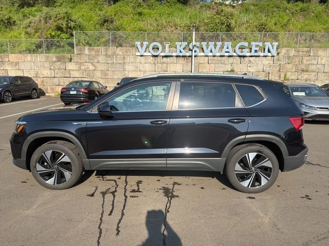 Certified Used 2024 Black Volkswagen 1.5T SE image 8