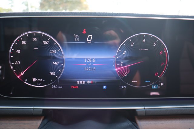 Certified Used 2025 Obsidian Black Metallic Mercedes-Benz GLE 450 image 13
