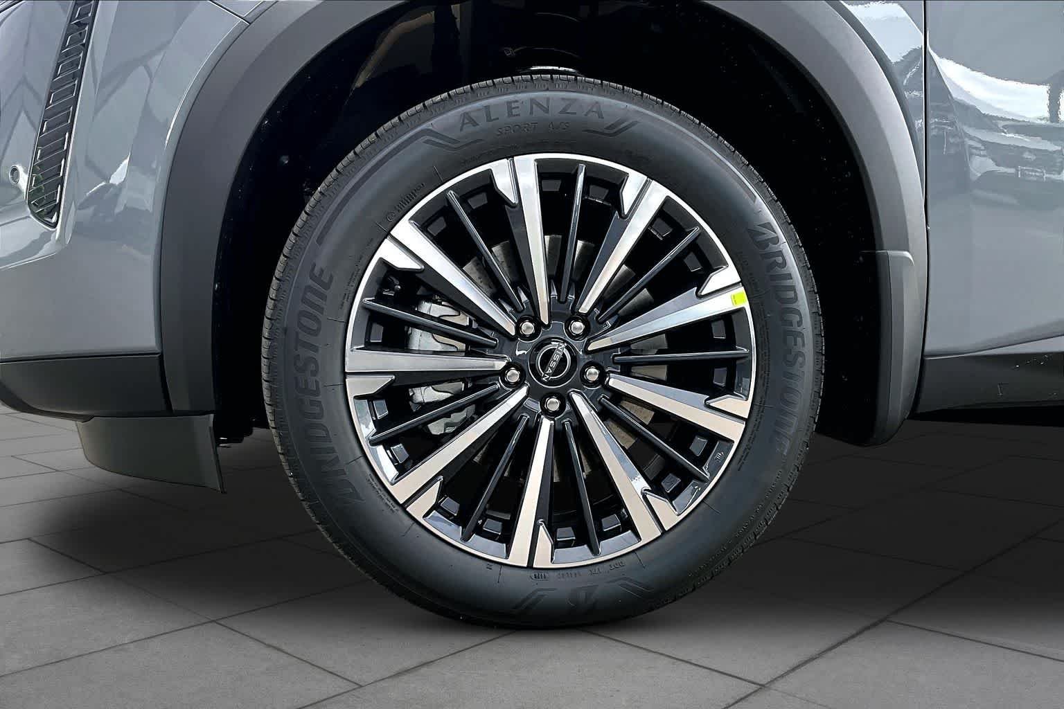 New 2026 Boulder Gray Pearl Nissan Platinum image 9