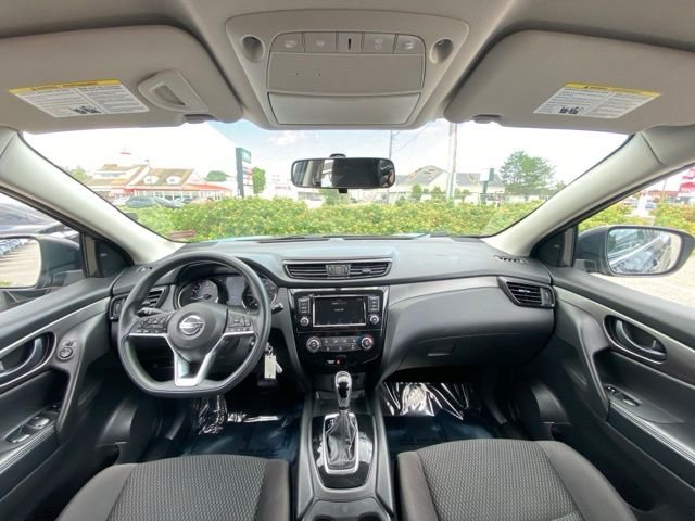 Used 2019 Magnetic Black Pearl Nissan S image 17