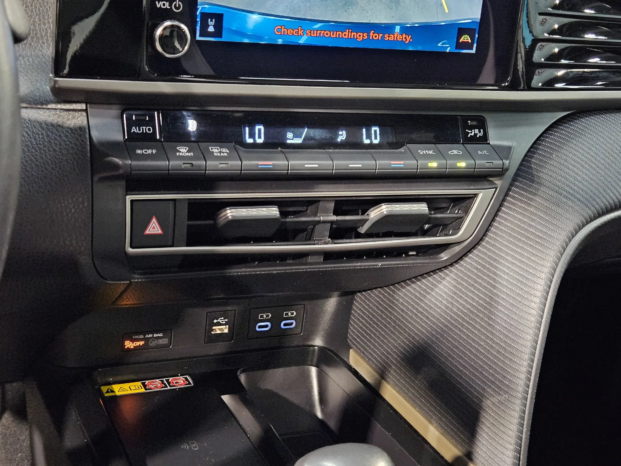 Used 2025 Ocean Gem Toyota SE image 31