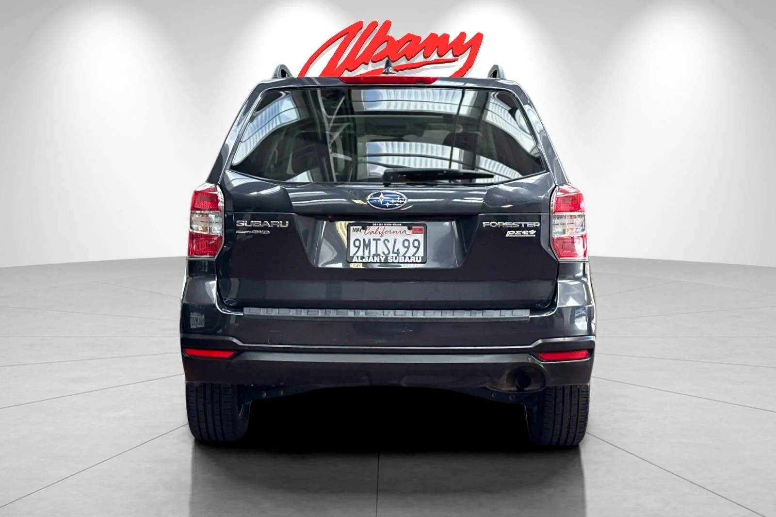 Used 2016 Gray Subaru 2.5i Premium image 5