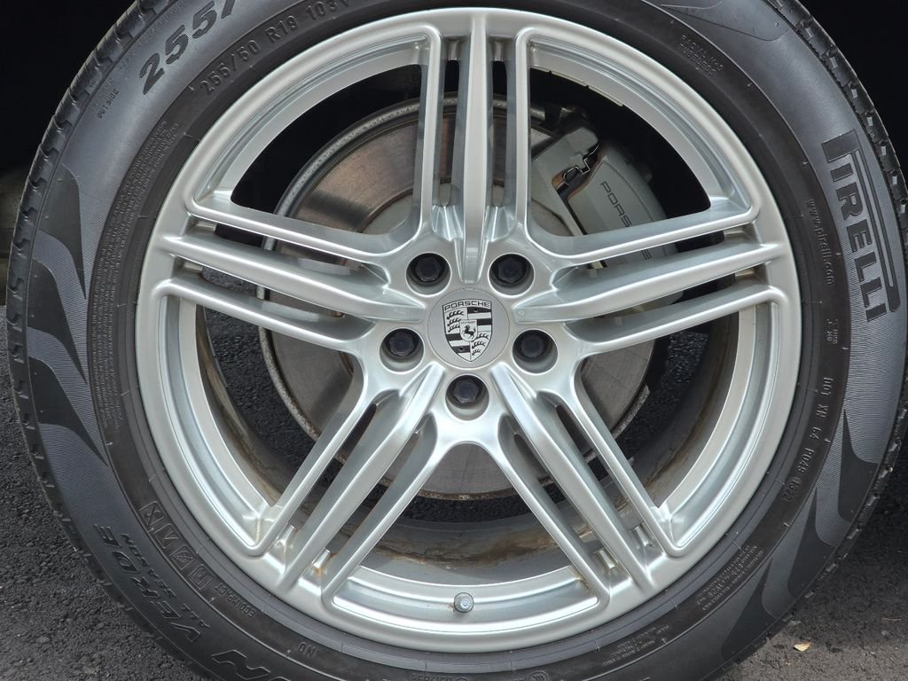 Used 2020  Porsche S image 25