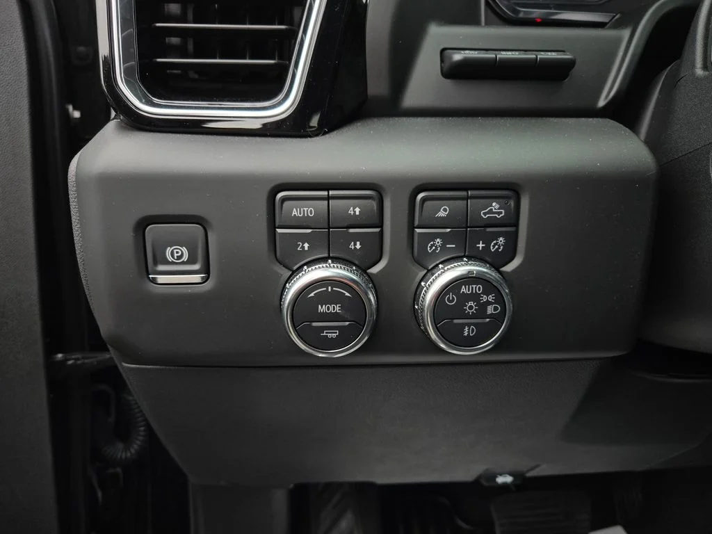 Used 2025 Black GMC Denali image 16