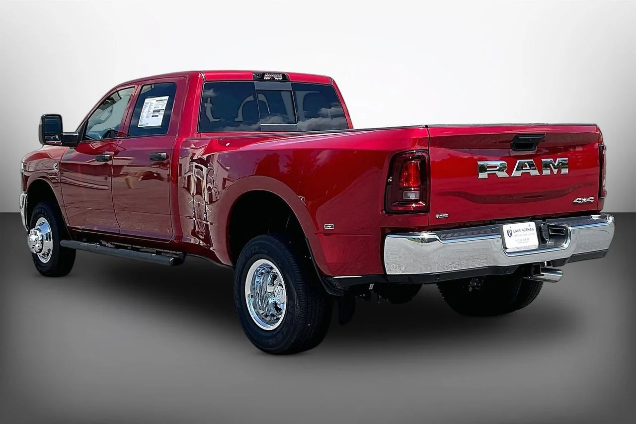 New 2026 Molten Red Pearl-Coat Exterior Paint RAM Tradesman image 6