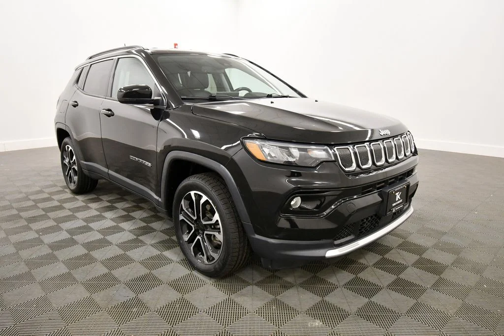Used 2022 Black Jeep Limited image 10