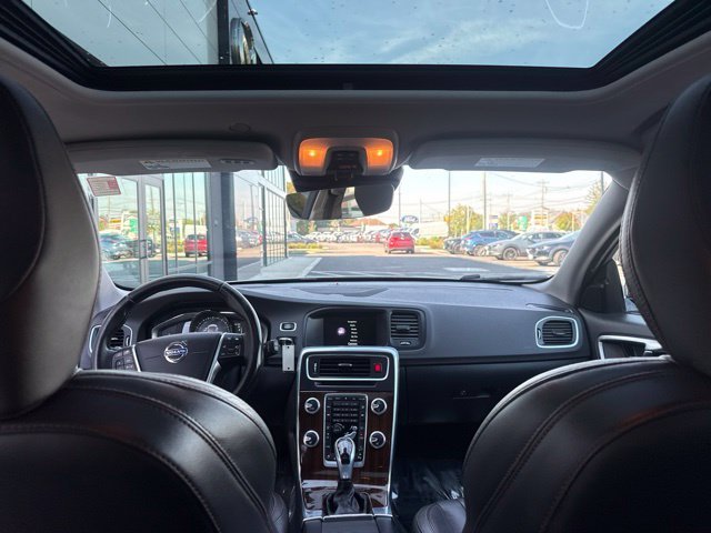 Used 2016 Silver Volvo T5 Platinum image 14
