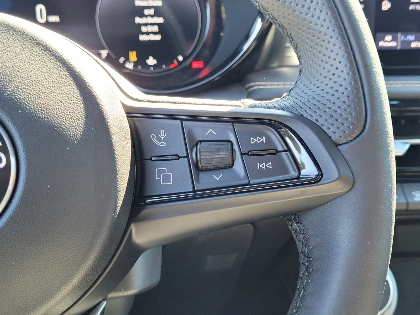 2025 Alfa Romeo Tonale Base - Photo 15