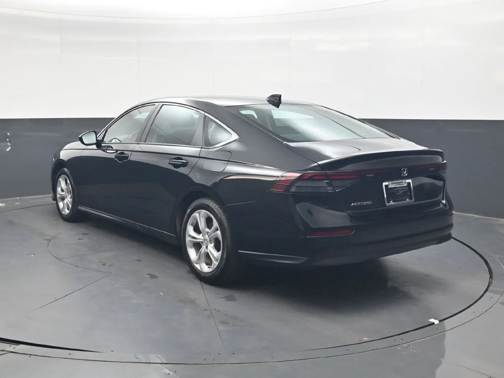 Used 2025  Honda LX image 6