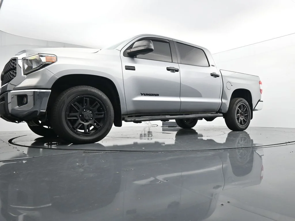 Used 2021 Silver Toyota SR5 image 31