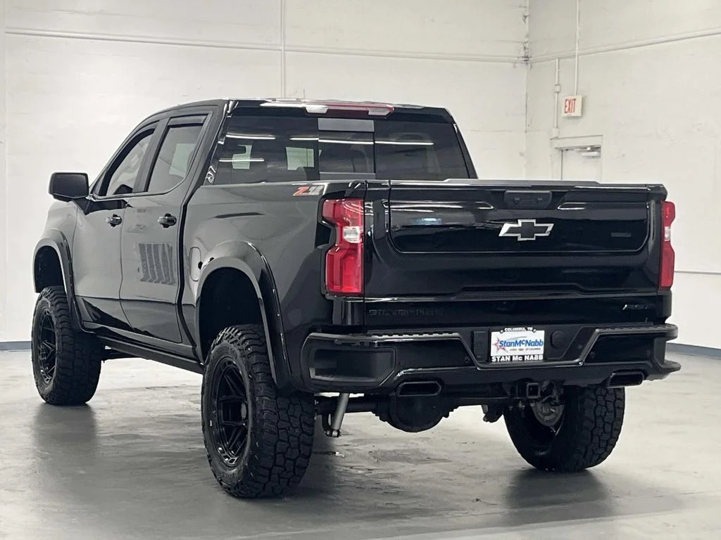 Used 2025 Black Chevrolet RST image 6