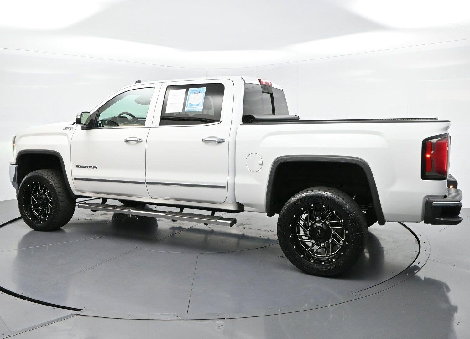 Used 2018 Summit White GMC SLT image 5