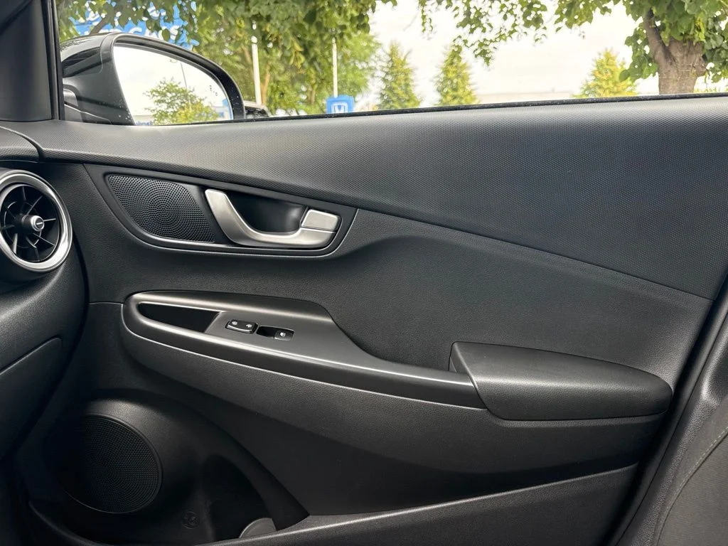Used 2023 Abyss Black Hyundai SEL image 32