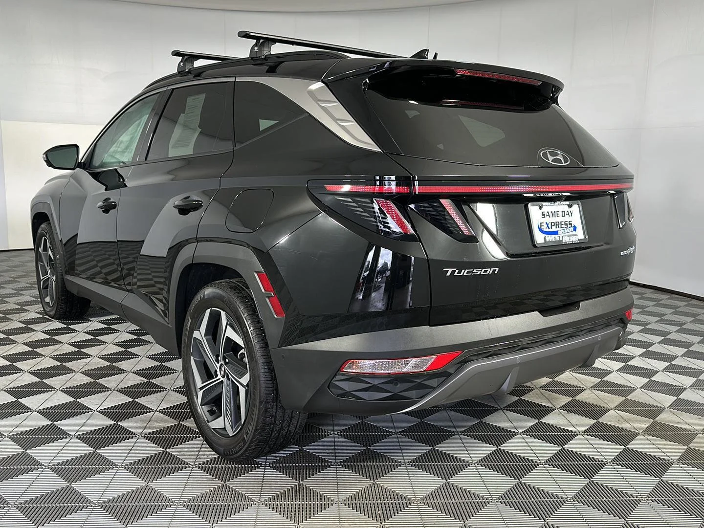 Used 2024 Black Pearl Hyundai Limited image 5