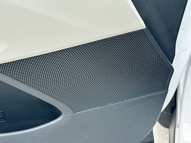 New 2026 Glacial White Pearl Kia S image 19