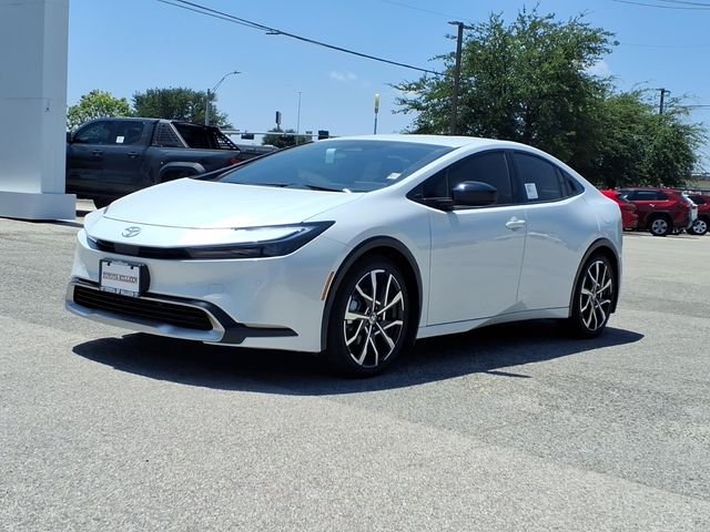New 2026 Wind Chill Pearl <sup>1</sup> Toyota  XSE image 3